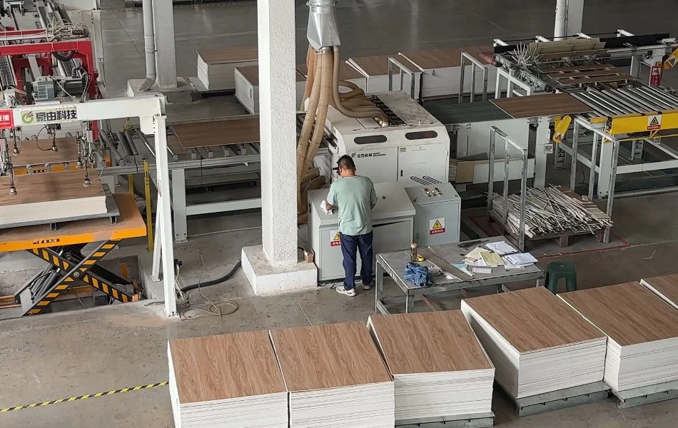 Non Vinyl Plank Flooring Manufacturing Site for Cutting and Slotting