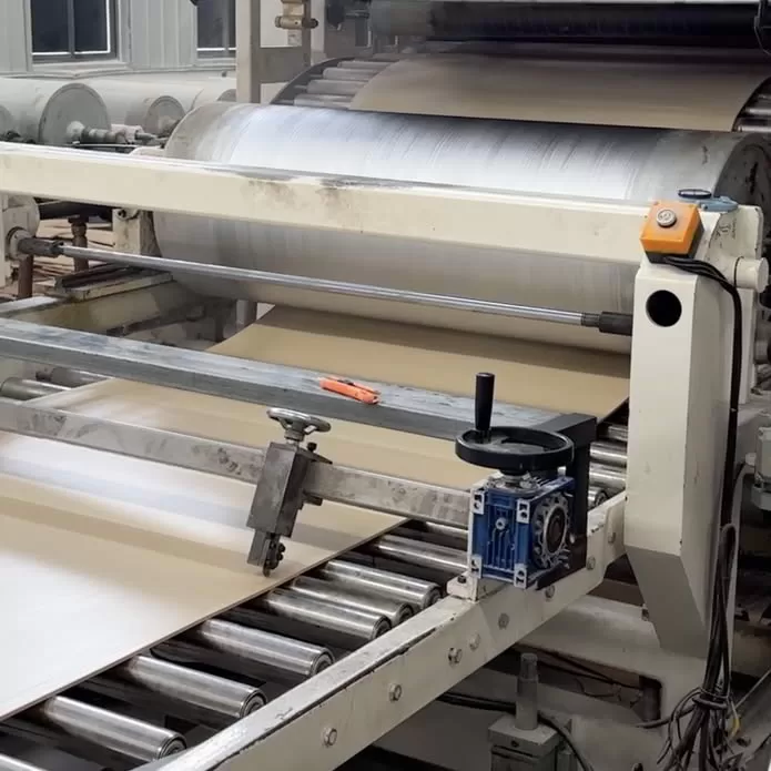 Commercial Vinyl Flooring production by extrusion technic